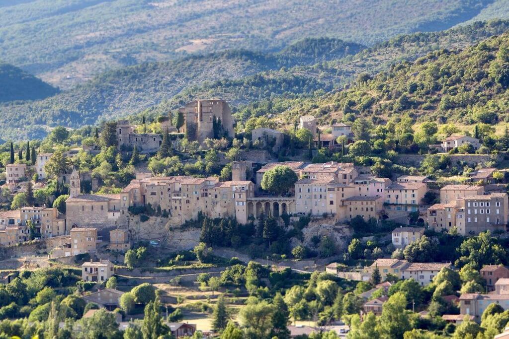 Appartement La Vue Est Belle à Montbrun-les-Bains Extérieur photo