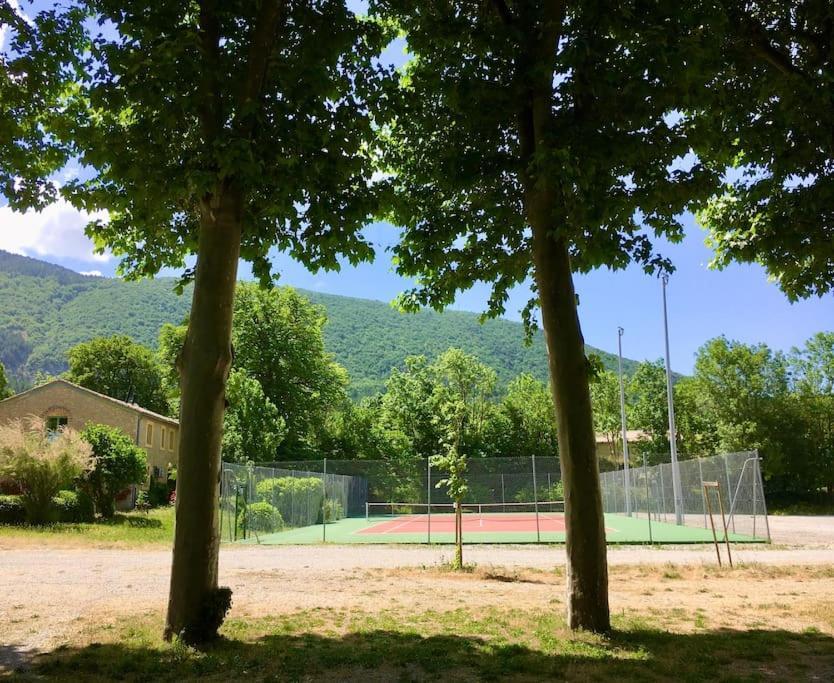 Appartement La Vue Est Belle à Montbrun-les-Bains Extérieur photo