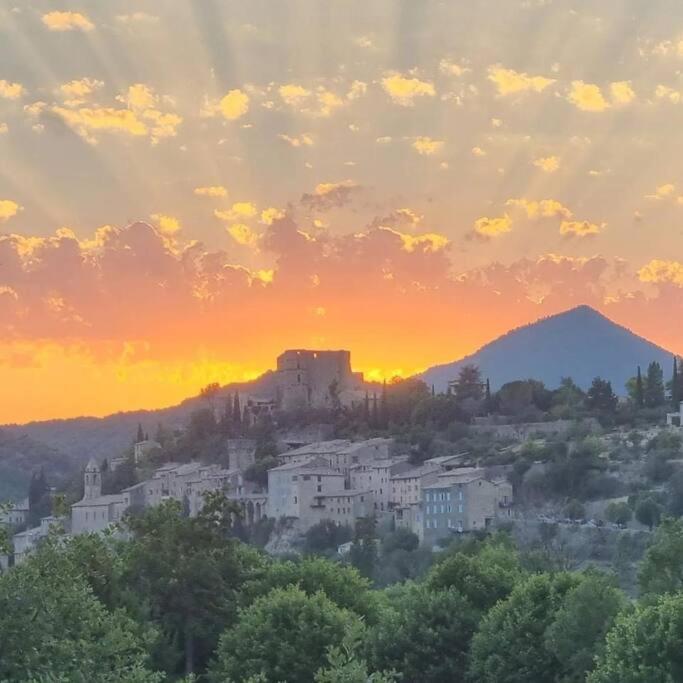 Appartement La Vue Est Belle à Montbrun-les-Bains Extérieur photo