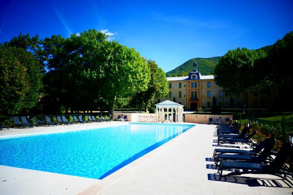 Appartement La Vue Est Belle à Montbrun-les-Bains Extérieur photo