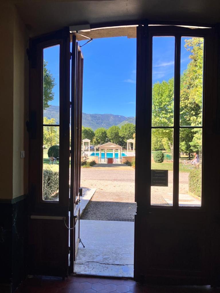 Appartement La Vue Est Belle à Montbrun-les-Bains Extérieur photo