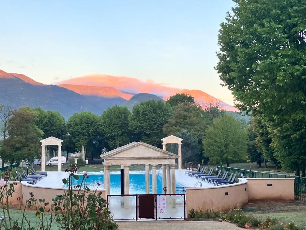 Appartement La Vue Est Belle à Montbrun-les-Bains Extérieur photo